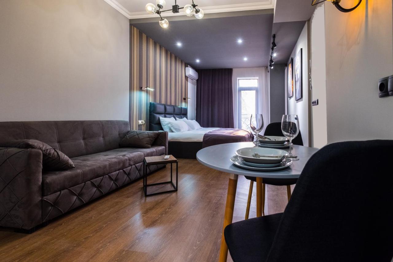 Iren River Side Apartments Tbilisi Buitenkant foto