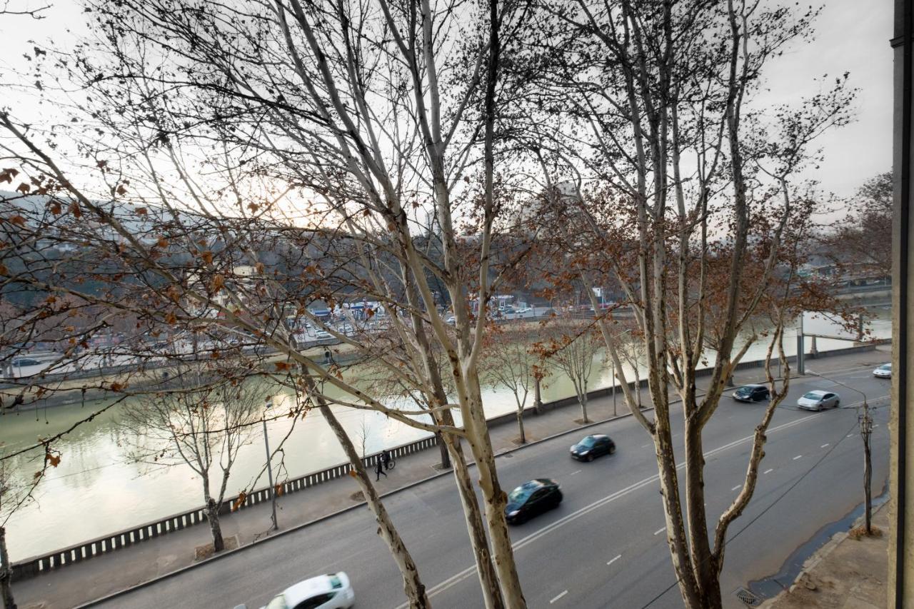 Iren River Side Apartments Tbilisi Buitenkant foto