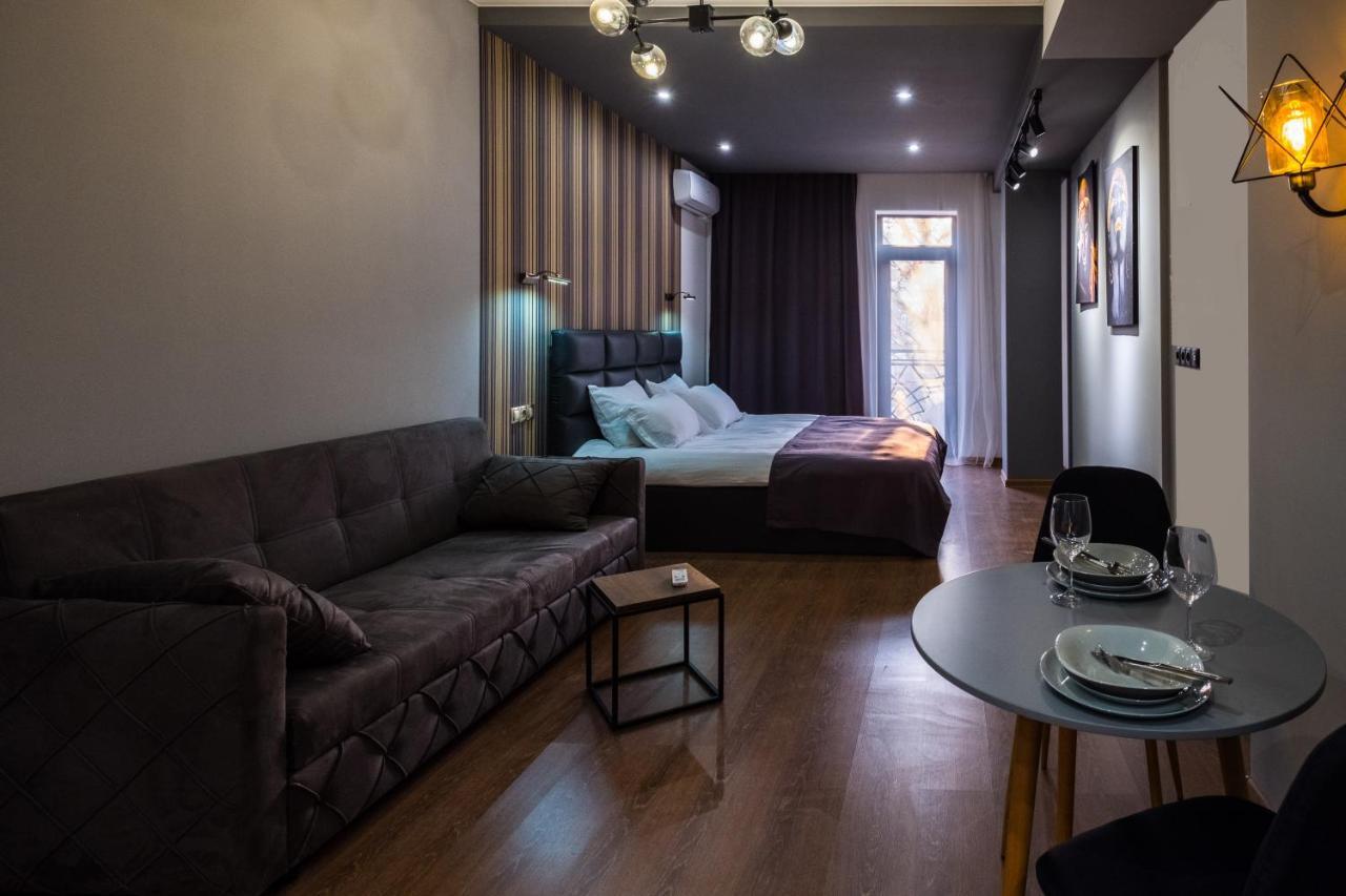 Iren River Side Apartments Tbilisi Buitenkant foto